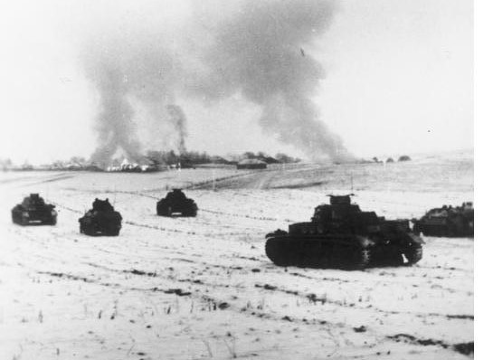 Немецкие танки атакуют советские позиции в районе Истры, 25 ноября 1941 года. Фото: wikipedia.org