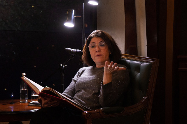 Чтец и лектор — Екатерина Юрьевна Хуторская, член Этнографической комиссии РГО.