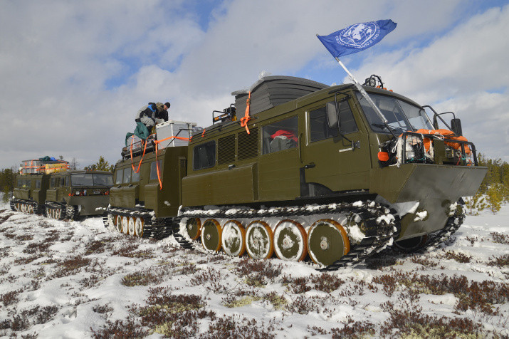 The RGS expedition travelling along the Transpolar Mainline. Photo Sergey Karpinsky