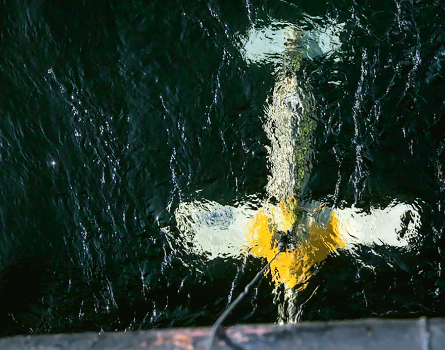 Preparing the sonar for operation. Photo: press service of the Northern Fleet