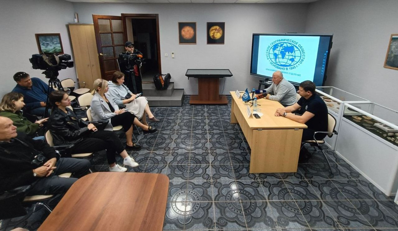 At the briefing. Photo: Krasnoyarsk Regional Branch of the Russian Geographical Society