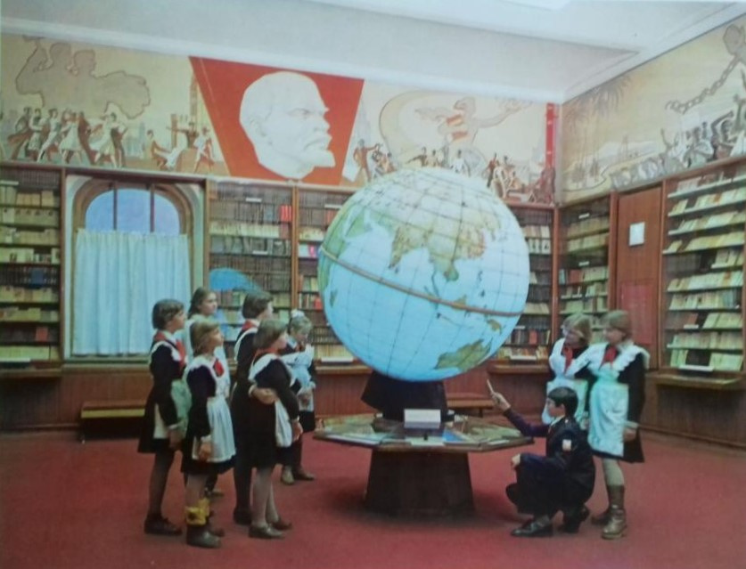 Когда-то гигантский глобус был частью экспозиции Музея Ленина. Фото: страница г.о. Подольск ВКонтакте