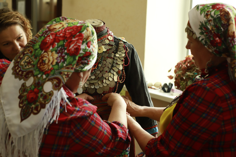 Работа в экспедиции. Фото предоставлено Ассамблеей и Домом дружбы народов Татарстана