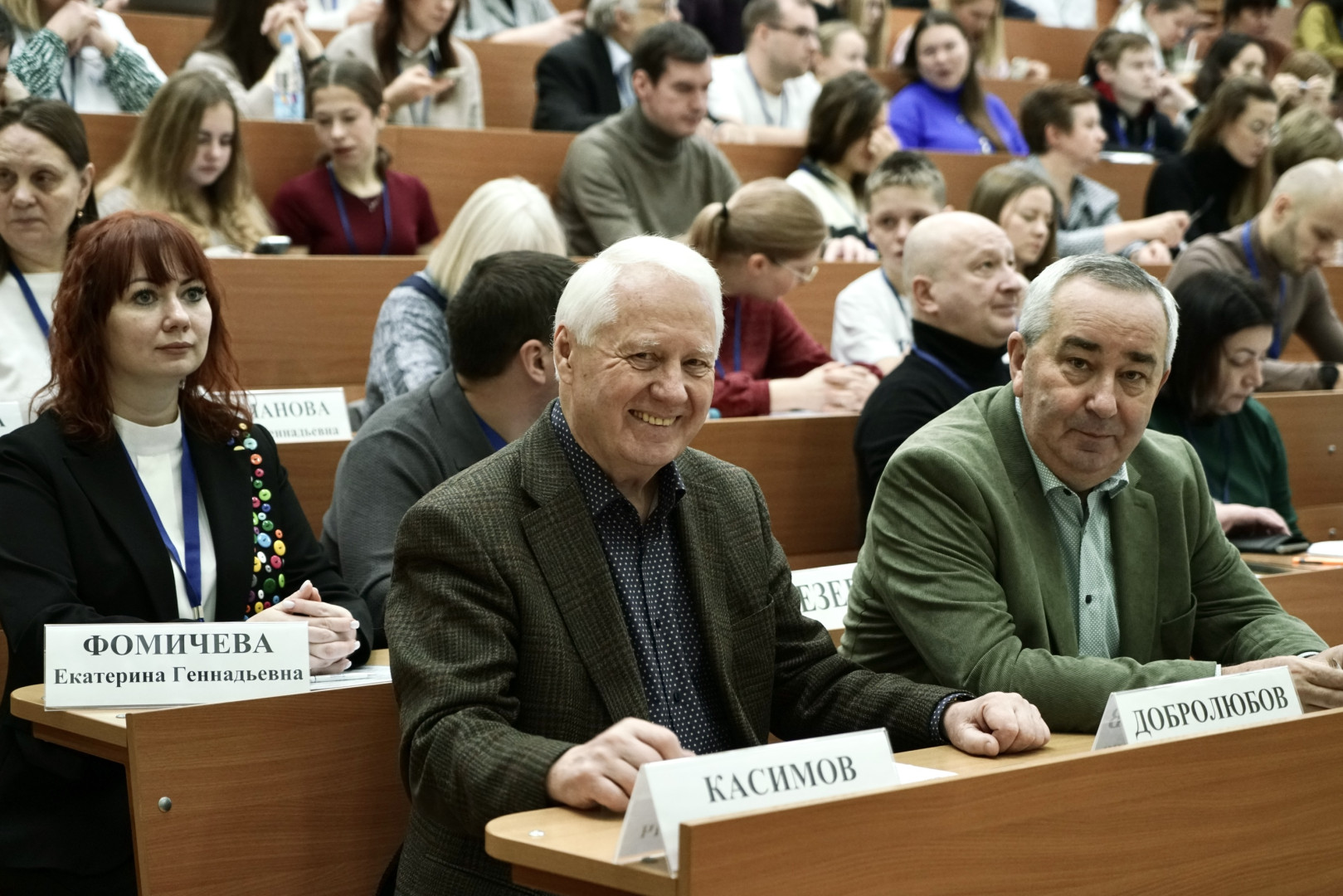 Первый Вице-президент РГО Николай Касимов и Вице-президент РГО Сергей Добролюбов на центральной площадке Географического диктанта. Фото: пресс-служба РГО. 