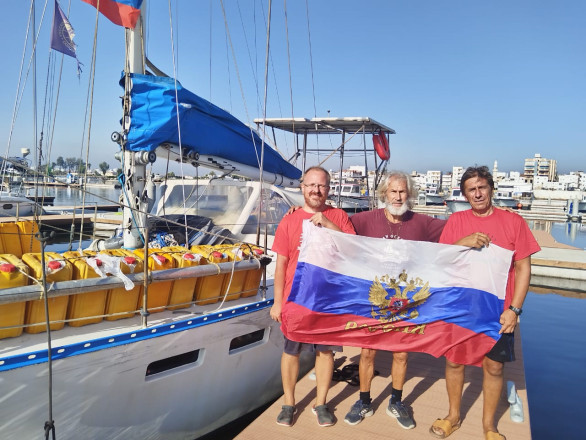 Filip Alekseev, Evgeny Kovalevsky, and Stanislav Berezkin before leaving Egypt. Photos of the expedition participants.