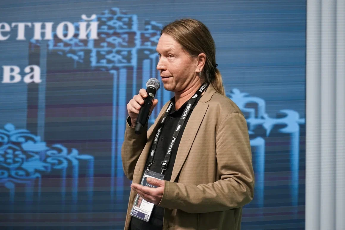 Руководитель археологической экспедиции, исследующей курган Туннуг, Тимур Садыков. Фото Анна Юргенсон/пресс-служба РГО