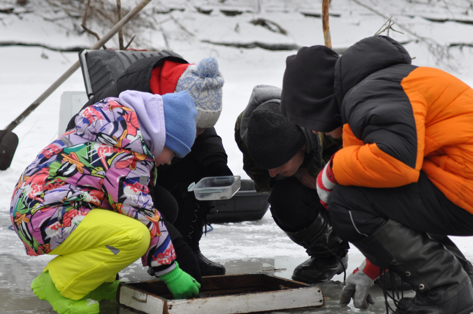 Search for small fragments. Photo provided by the expedition members