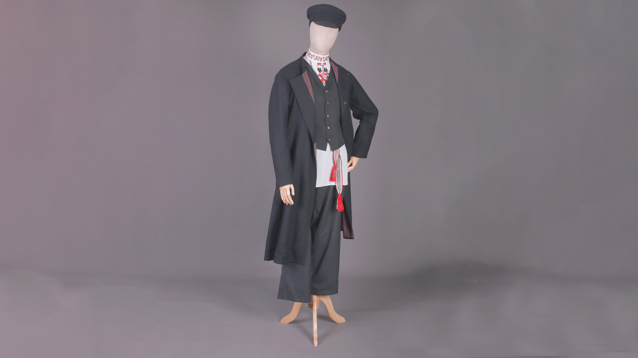 Влияние городской моды на народные костюмы. Фото: Сергей Шелестов