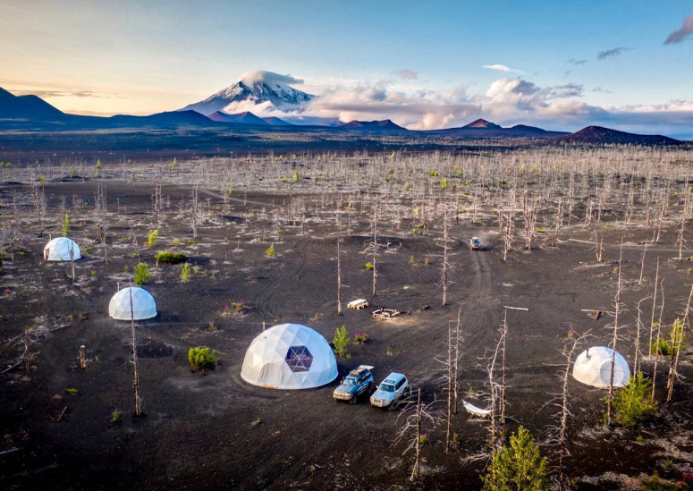 Глэмпинг у Мертвого леса. Фото: туроператор "Странник"