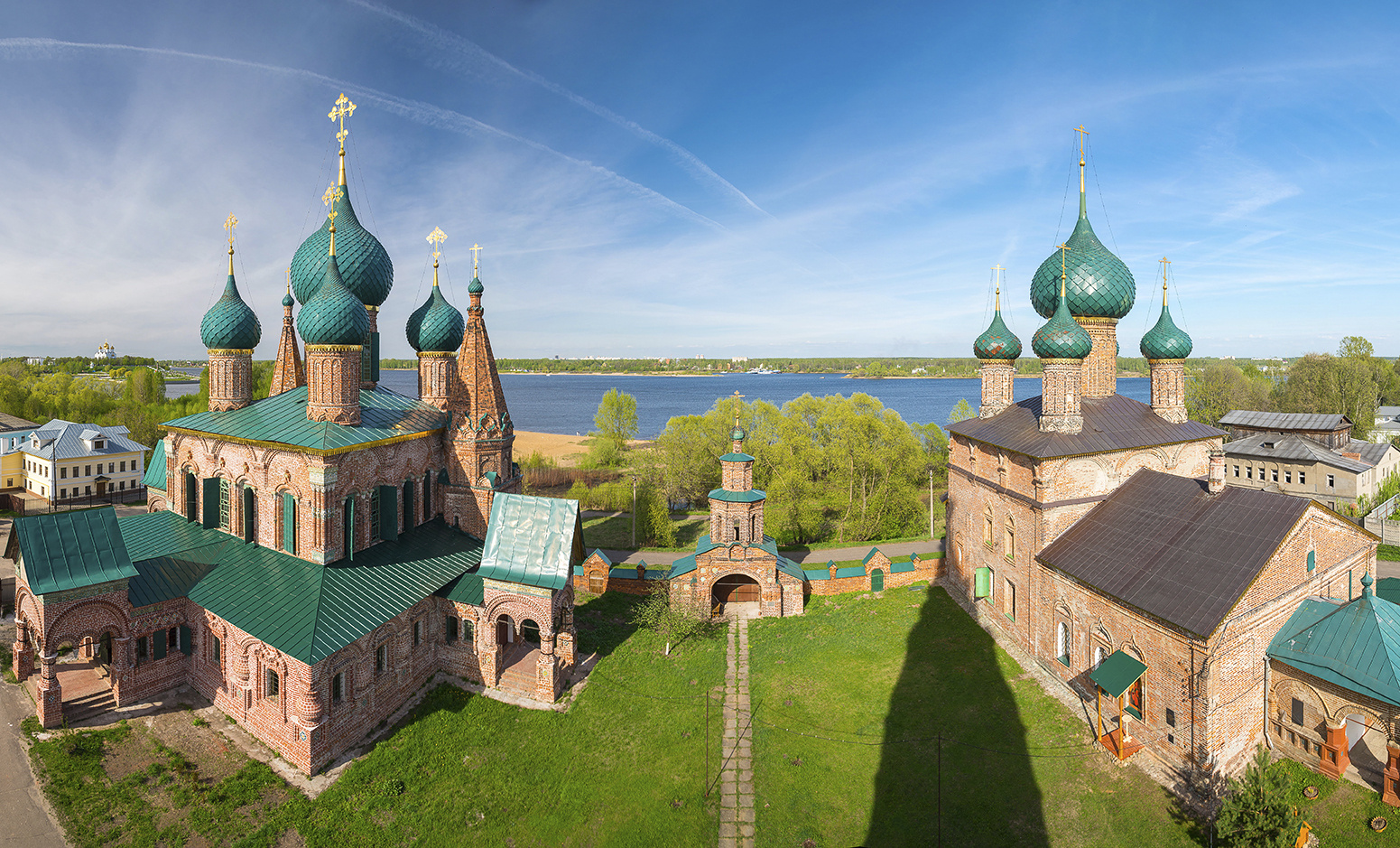 Храмовый комплекс Коровницкой слободы — родины ярославского изразца. Фото: Юрий Дмитриенко, участник фотоконкурса РГО 