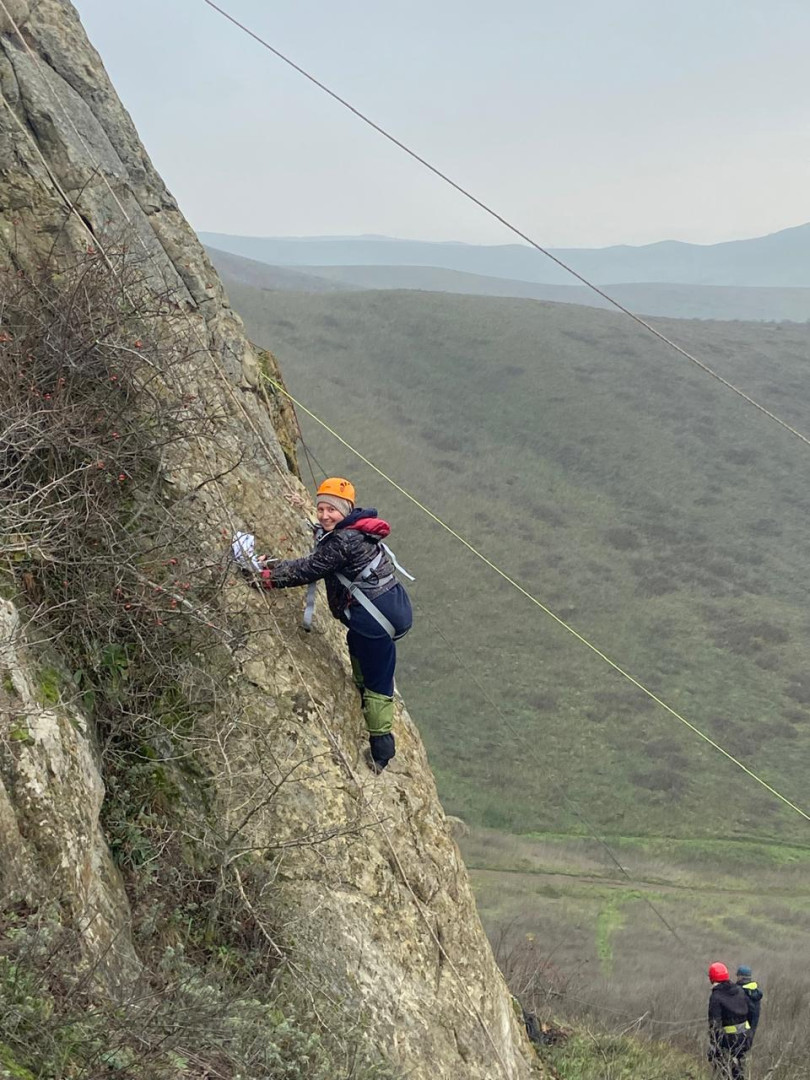 Участники Географического диктанта на «горной» площадке в Чечне. Фото: Отделение РГО в Чеченской Республике