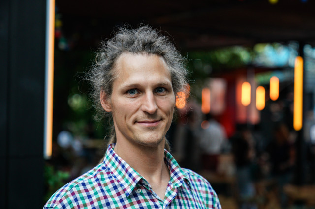 Лектор: Александр Осадчиев — океанолог, доктор физико-математических наук, ведущий научный сотрудник Института океанологии им. П. П. Ширшова РАН, заведующий лабораторией арктической океанологии МФТИ.