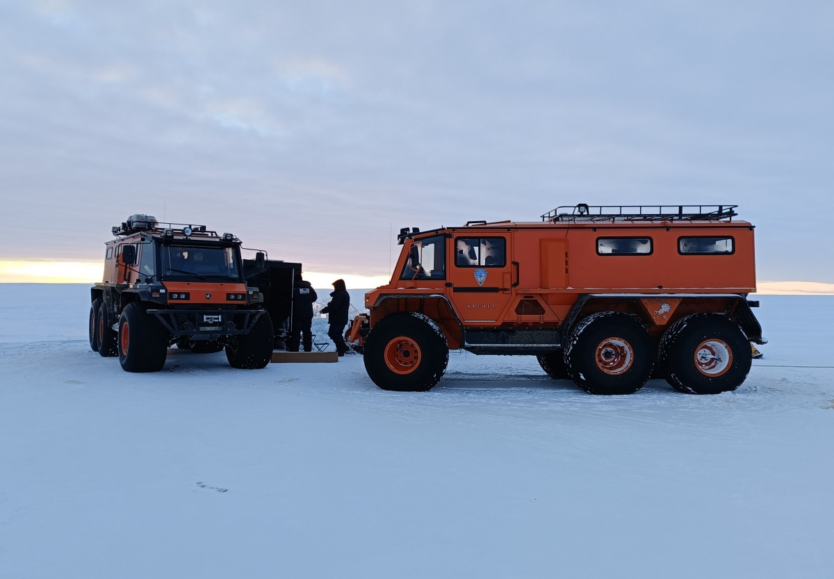 Expedition transport.  Photo: Maksim Zverev / Krasnoyarsk Regional Branch of the RGS