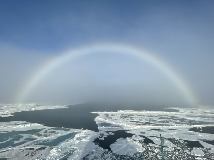 Летняя арктическая радуга, Восточно-Сибирское море. Фото: Юрий Савицкий, участник фотоконкурса РГО «Самая красивая страна»