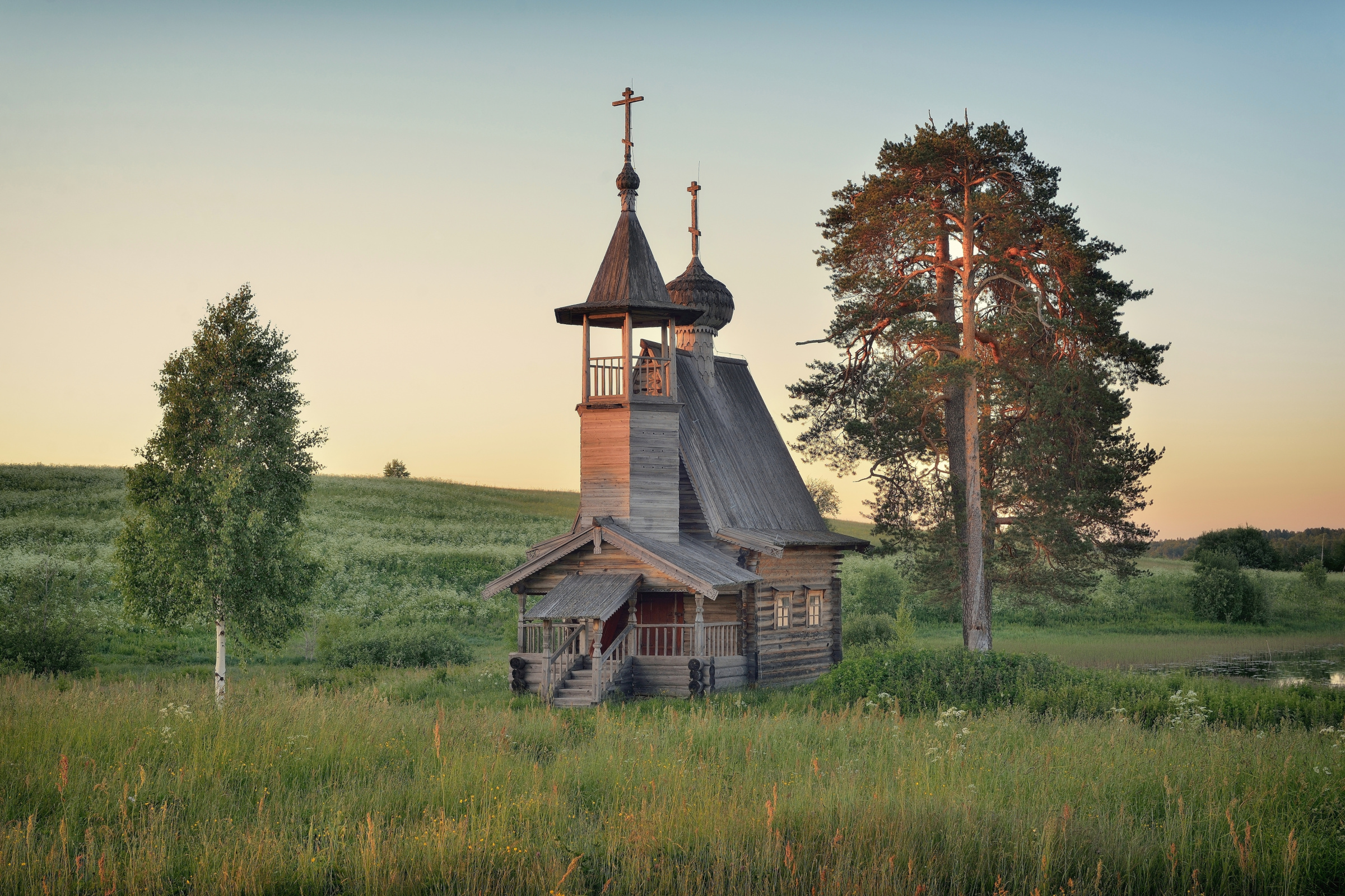 Часовня и святая роща в деревне Глазово. Фото: Михаил Прохоров, участник фотоконкурса РГО 