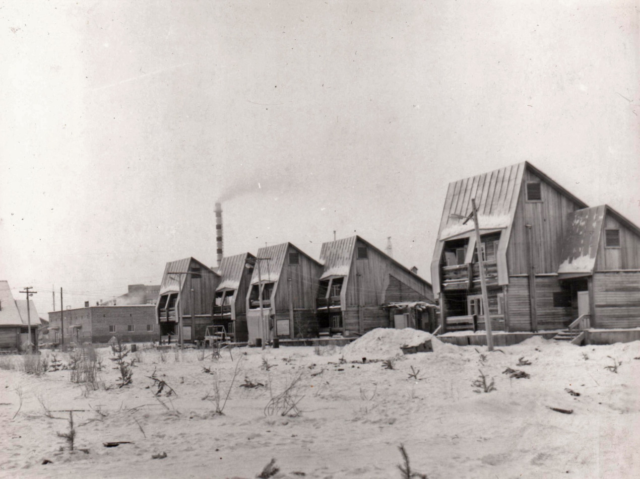 Первые жилые дома для рабочих Бамстроя. Фото  из собрания Исторического музея