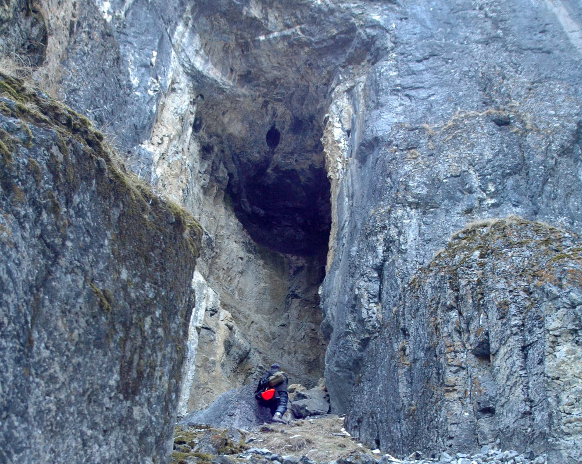 Портал пещеры Горомын-Агы. Фото: Владимир Горбатовский