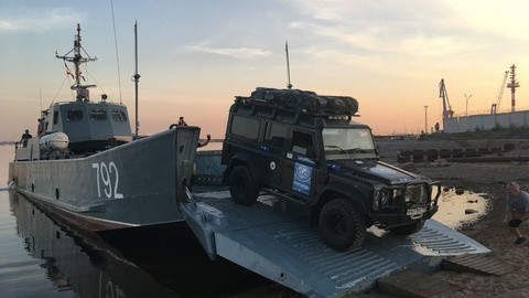 Loading expedition car. Photo by Andrey Krasnobaev