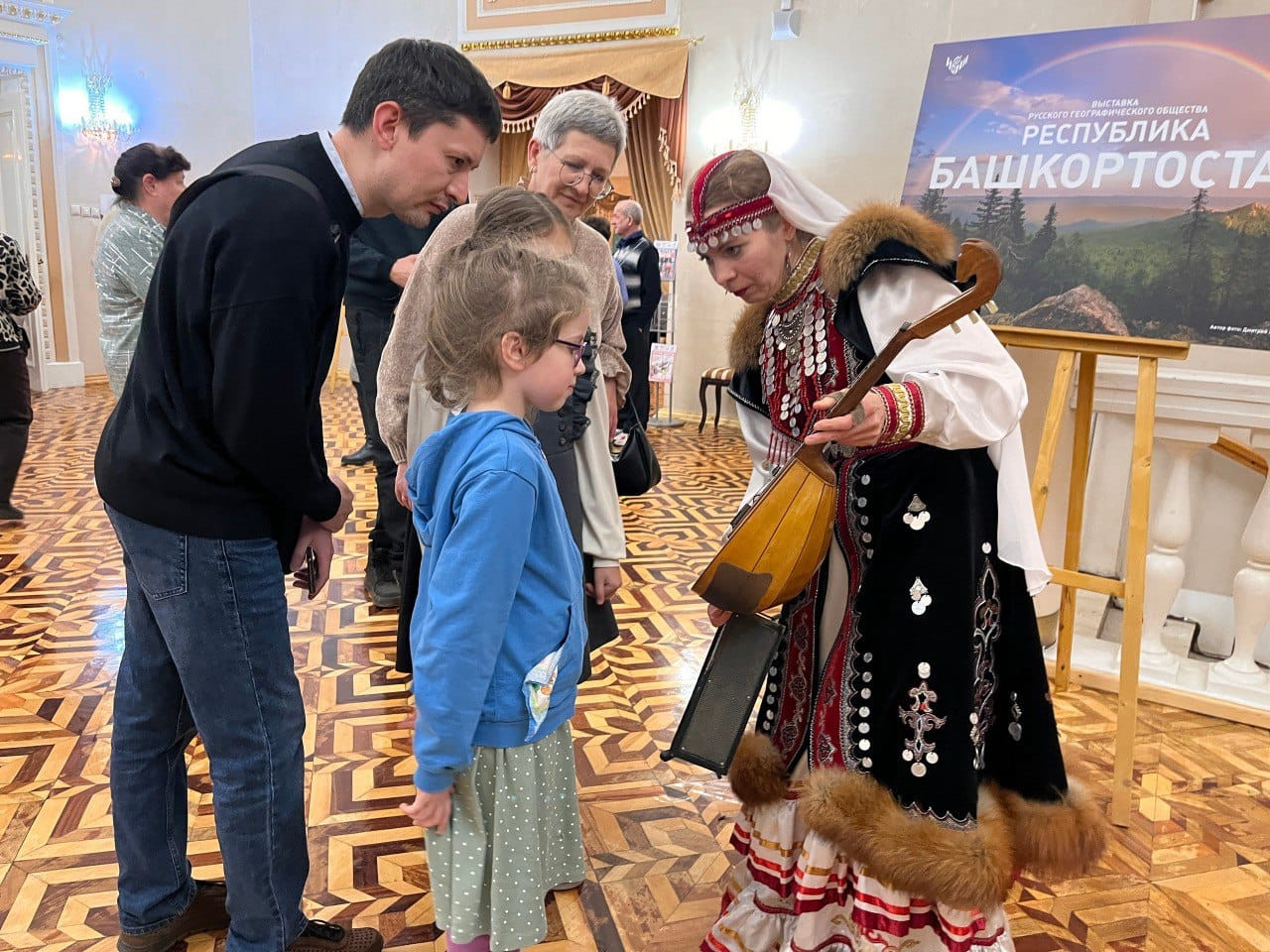 На выставке РГО в Костроме. Фото: Дмитрий Шнур