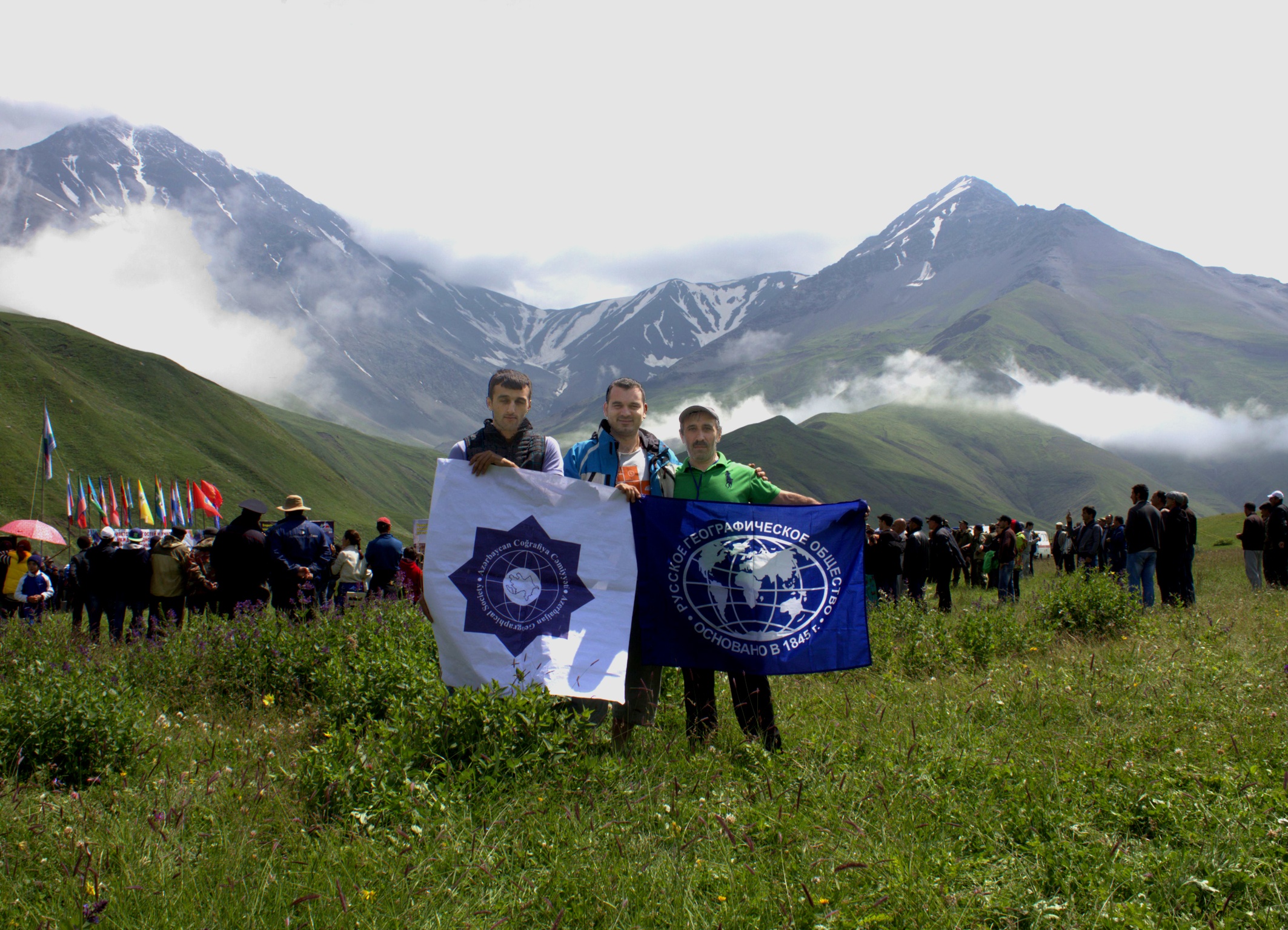 С коллегами-географами из Азербайджана. Фото предоставлено Дагестанским республиканским отделением РГО