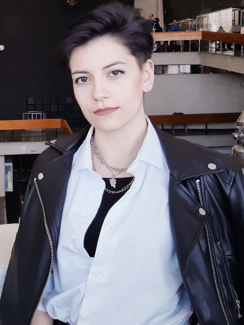 Панова Дарья Владимировна, младший научный сотрудник лаборатории программно-методического обеспечения АО «ГНЦ РФ – ФЭИ». Выпускница ИАТЭ НИЯУ МИФИ. Область научных интересов: цифровые инструменты в ядерной энергетике. Активный популяризатор атомной науки для школьников.