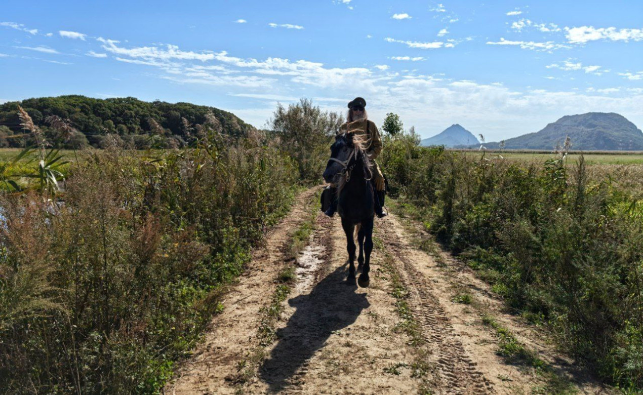 Fedor Konyukhov, as always, is on horseback. Photo provided by the expedition headquarters