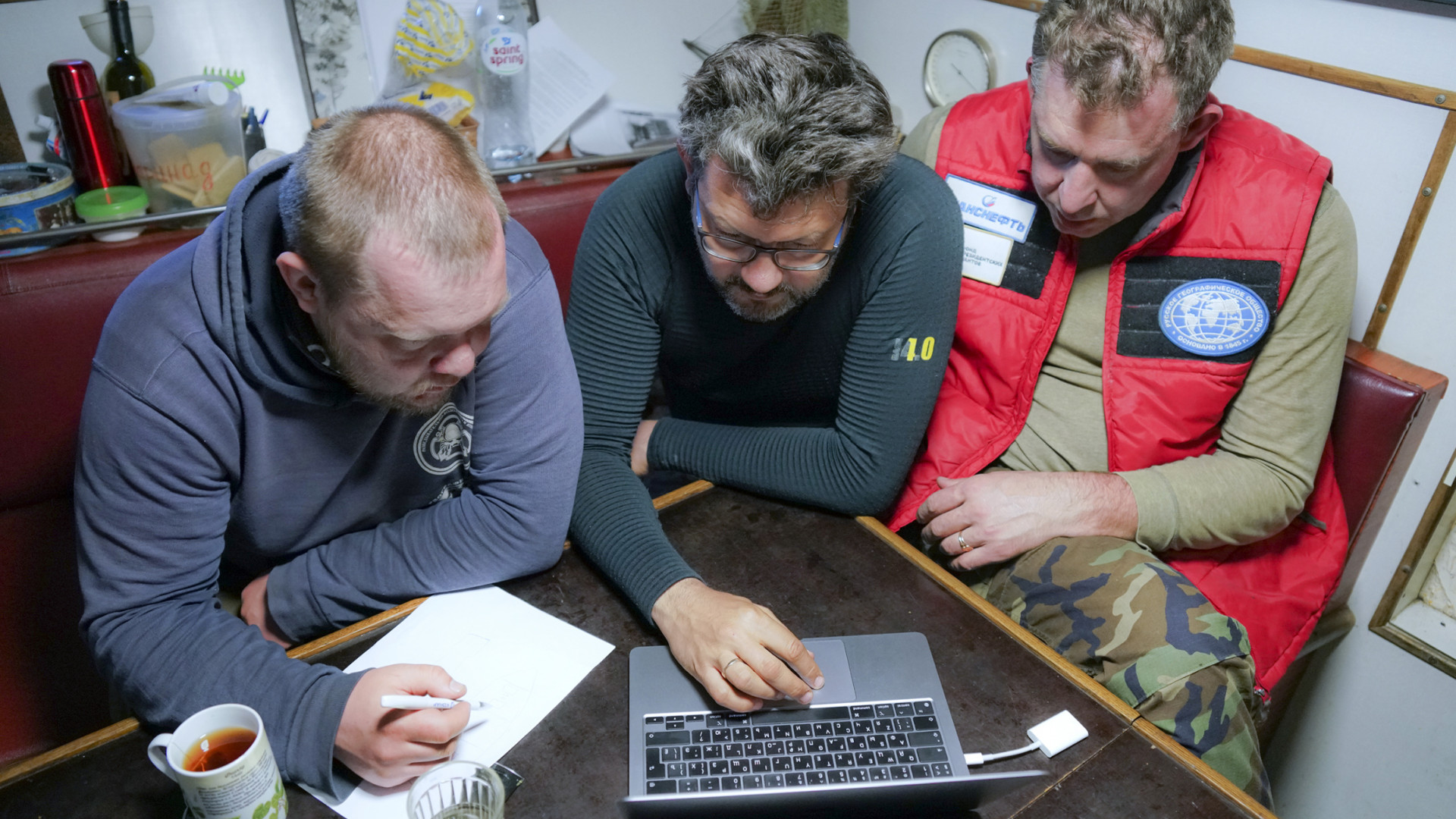 Погружениям предшествовал этап