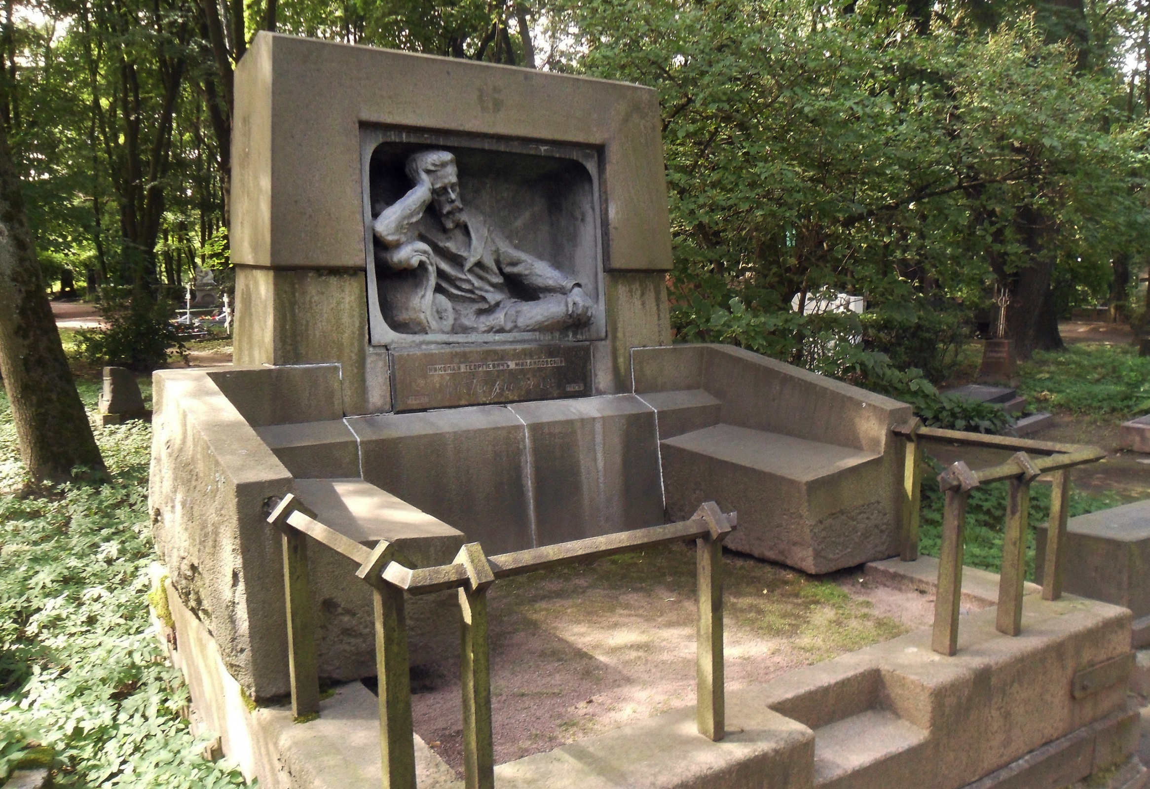 Могила Николая Гарина-Михайловского. Фото: wikipedia.org/SerSem