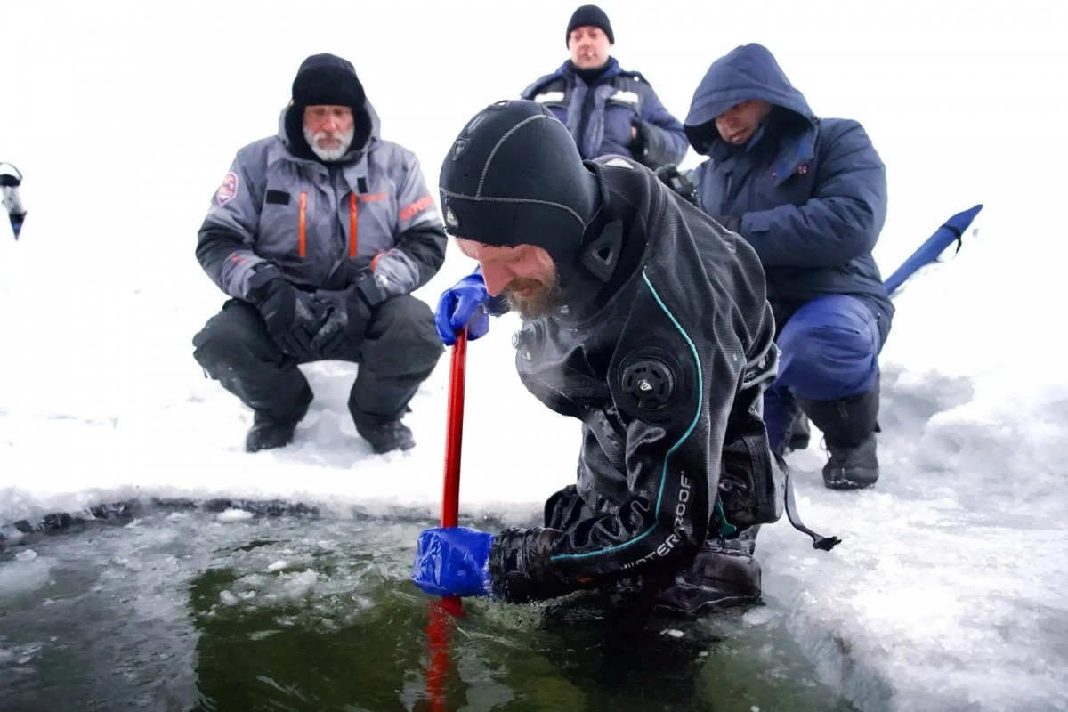 Ice diving on Lake Lyto. Photo: Maksim Zverev / Krasnoyarsk Regional Branch of the RGS