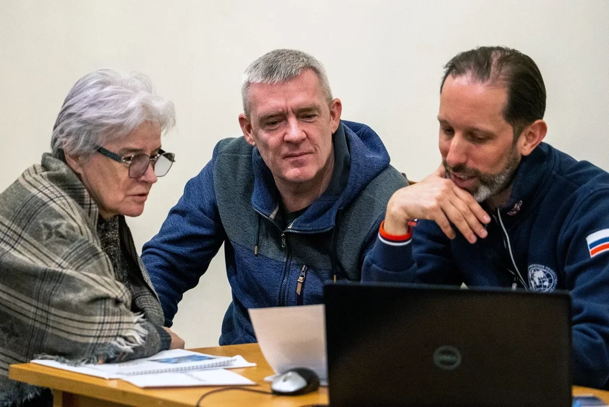 The master class is conducted by Ilya Trukhanov. Photo: RGS press service