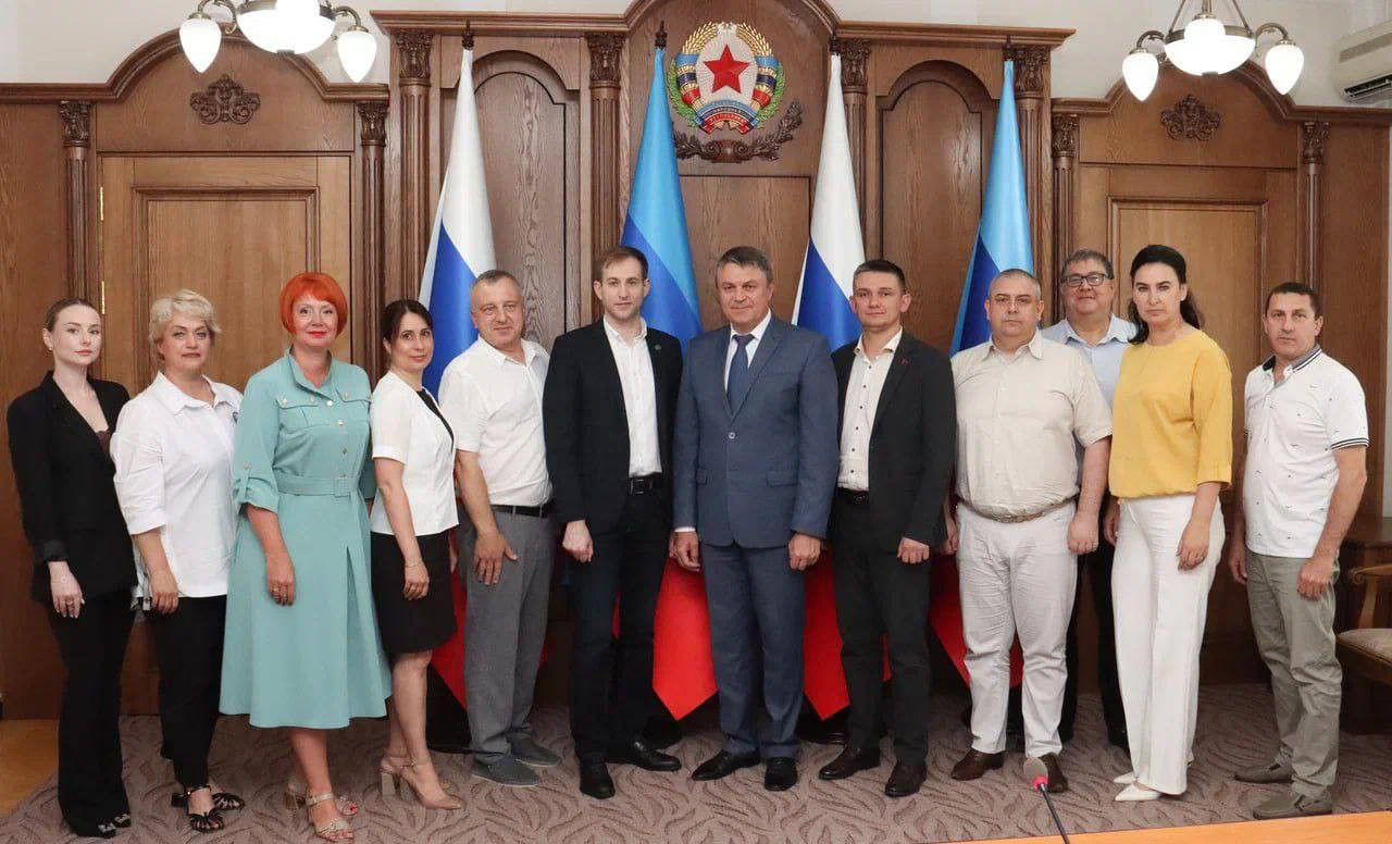 Участники заседания. Фото: пресс-служба главы ЛНР Леонида Пасечника

