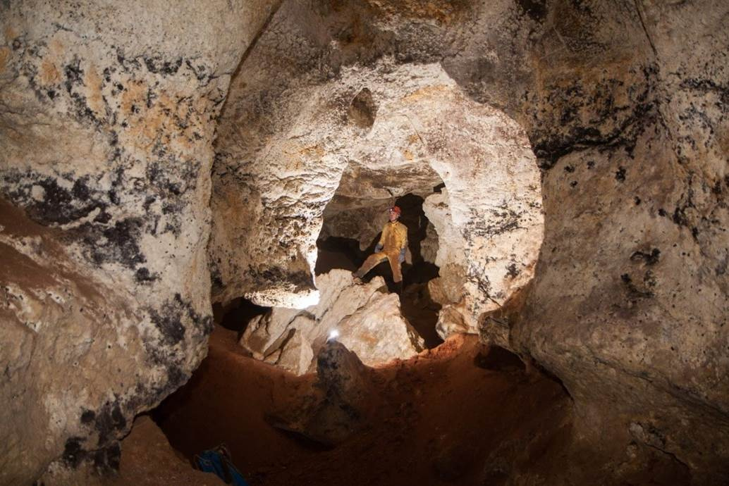 В пещере Таврида. Фото: Геннадий Самохин