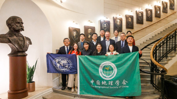 The Delegation of the Geographical Society of the People's Republic of China Visited the Headquarters of the RGS in St. Petersburg