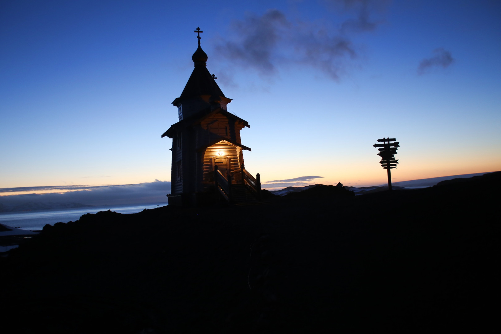 Церковь Святой Троицы возведена на острове Кинг-Джордж