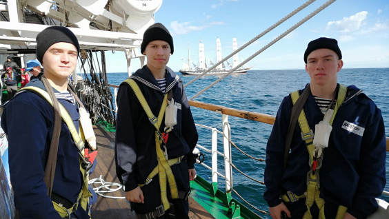 Трое подростков из Костромы участвуют в кругосветной антарктической экспедиции