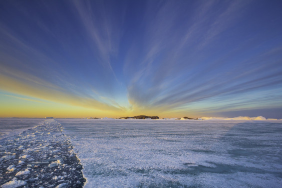 Почему мощное землетрясение в Антарктиде осталось незамеченным и будет ли снова трясти Крым? 