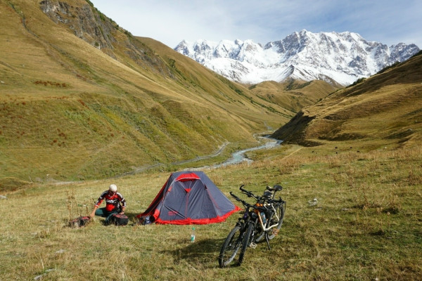 Лекция «История путешествий на велосипеде: от кругосветок XIX века к марафонским маршрутам современности»