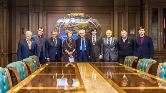 Объявлены финалисты национальной премии "Хрустальный компас"