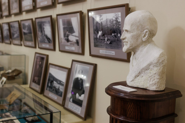 Экскурсия по выставке "Обручевы: территория открытий"