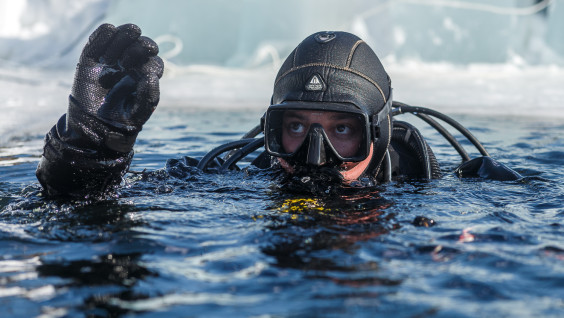 Подводный отряд РГО поставит рекорд по пребыванию подо льдом