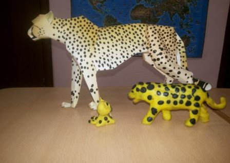 "Пятнистые" рисунки и поделки создают дети для конкурса "Хранитель леопарда"