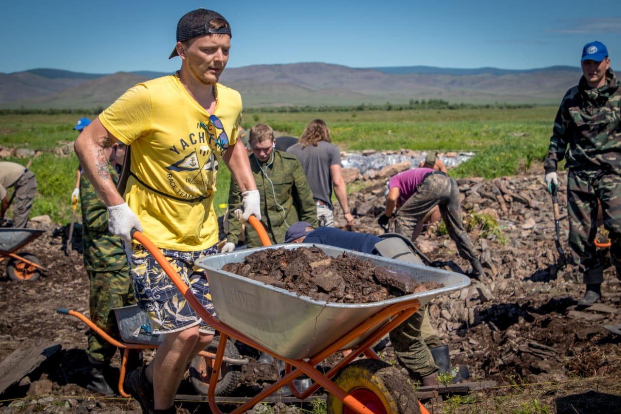 Экспедиция РГО по исследованию кургана Туннуг в Республике Тыва 2019