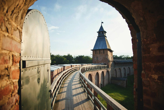 Защитник Великого Новгорода: как строился, рушился и перестраивался самый старый из кремлей 