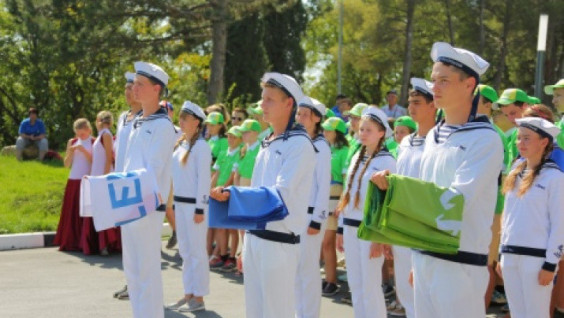 Flags of Russian Geographical Society and Artek will be delivered to Antarctica