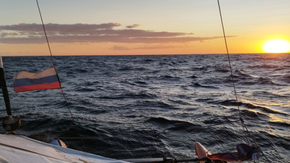 Trimaran of RGS’s Circumnavigation Loses Control on the Way to Easter Island