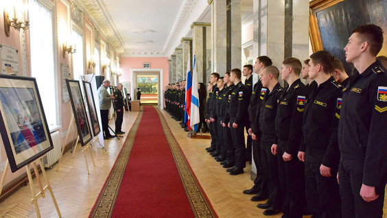 Выставка "Аристократы морей" открылась в Морском корпусе Петра Великого
