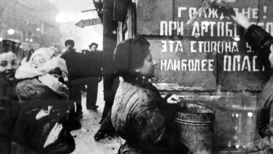 "Вот, Сашка, а теоретически я мог бы в тебя стрелять…"