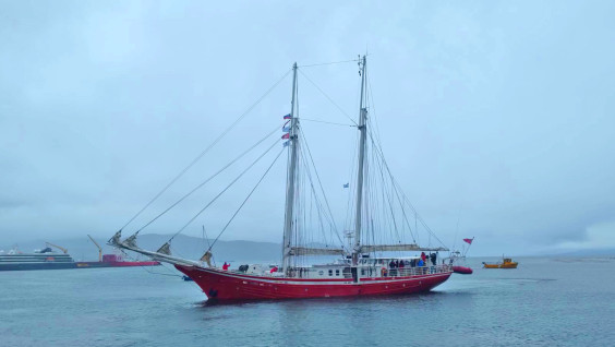 В память о великом географическом открытии: стартовала антарктическая экспедиция к «Островам россиян» 