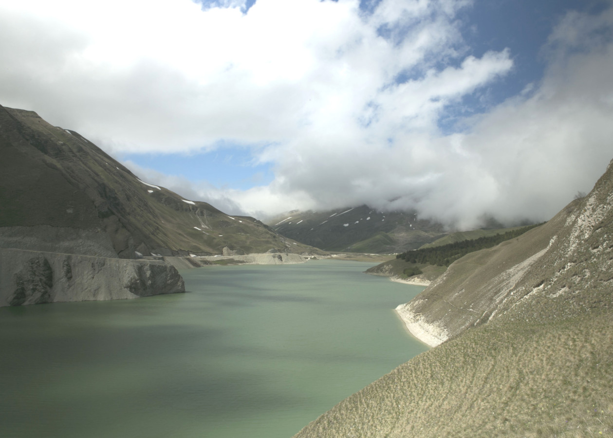 Высокогорное озеро Казенойам на границе Дагестана и Чечни. Фото предоставлено Дагестанским республиканским отделением РГО