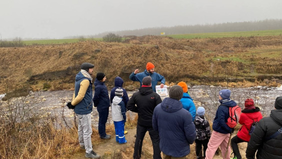 «Путешествовать в пространстве и во времени»: профессиональный геолог — об экспедициях для взрослых и детей